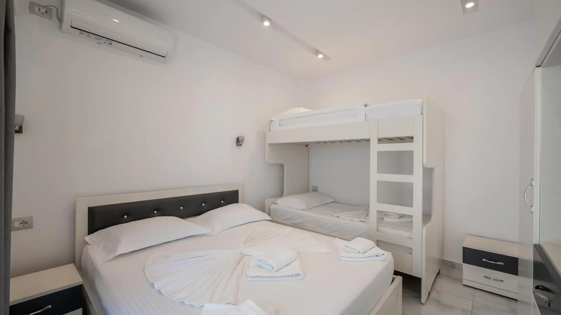 Apartments Mario Ksamil