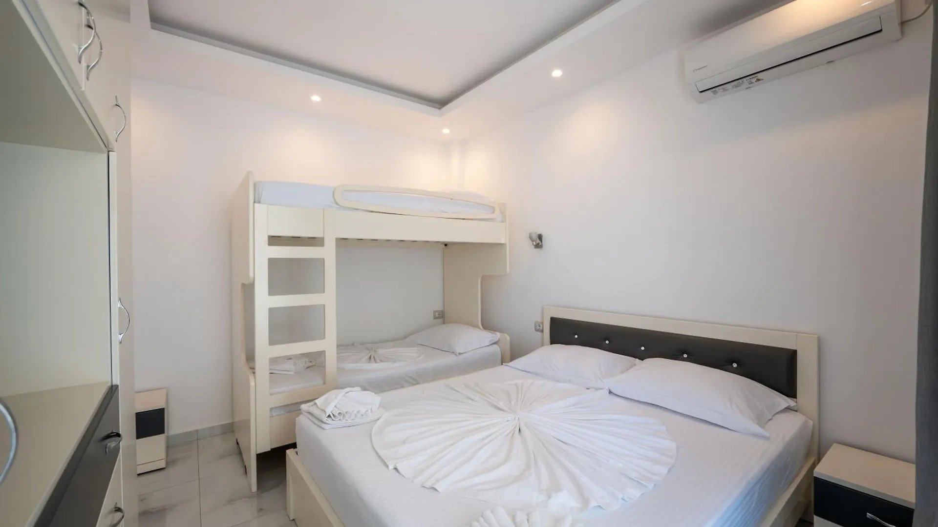 Apartments Mario Ksamil