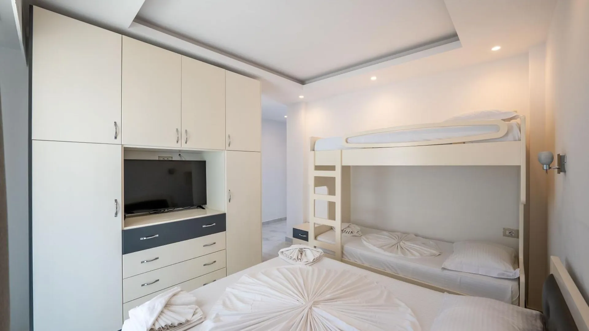 Apartments Mario Ksamil