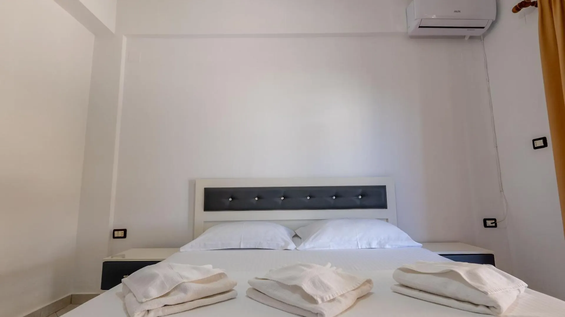 Apartments Mario Ksamil