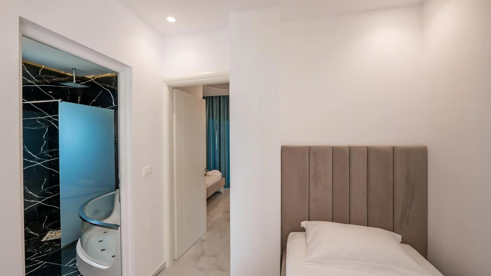 Apartments Mario Ksamil